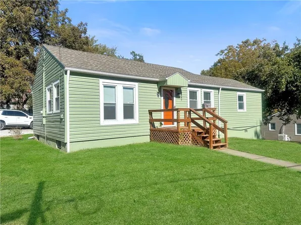 1802 Taylor St, Lexington, MO 64067