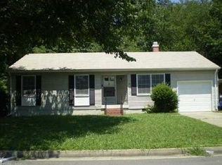 82 Ferguson Ln, Newport News, VA 23601
