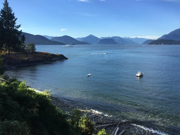 7145 Cliff Rd, West Vancouver, BC V7W 2L3