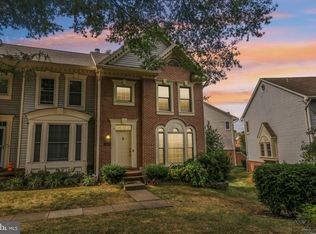 3930 Valley Ridge Dr, Fairfax, VA 22033