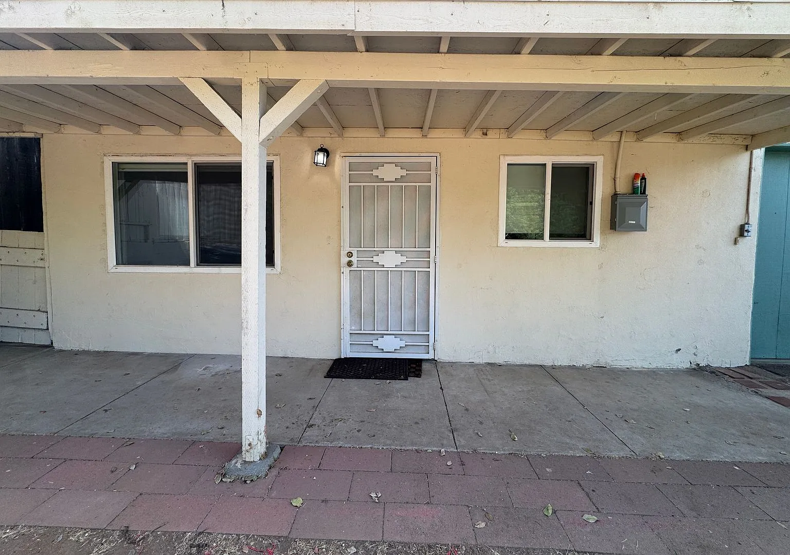 Move in Special and Recently Reduced Monthly-Escondido 1 bedroom 1 bath apartment for rent — Photo 2