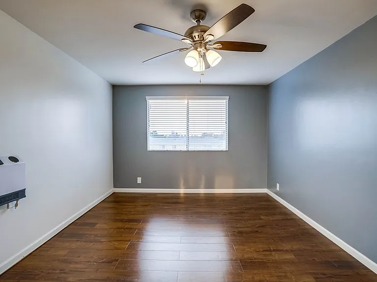 Secure and Convenient Multi-Unit Asset in Central Inglewood — Photo 18