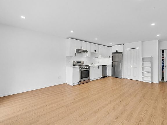 2nd image of 425 E 57th Ave