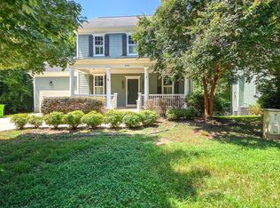 508 Edgepine Dr, Holly Springs, NC 27540