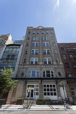 Rented by RHI Group | media 29