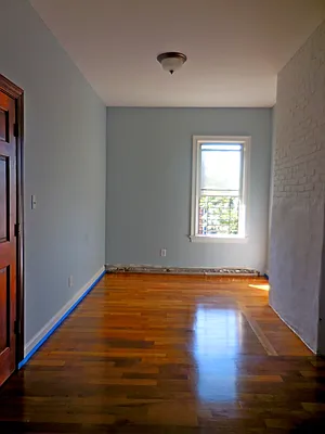 Rented by Owen Olivier, LREB | media 33