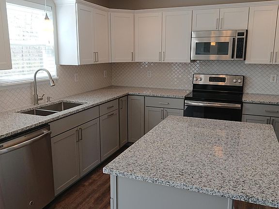 2018 New Kitchen Remodel. Slow/Quiet close cabinet doors and drawers.