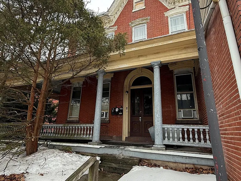 216 Main St #3 — Photo 1