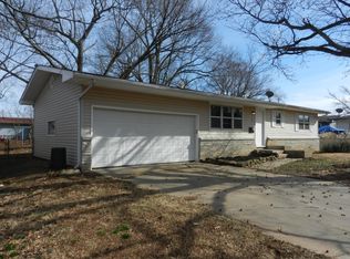 1344 S Prince Ln, Springfield, MO 65804
