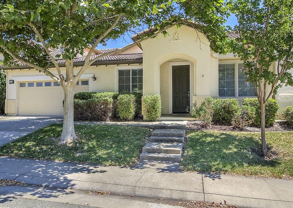 1st image of 2914 Southcreek Dr