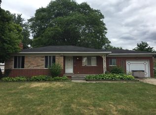 16034 Stephens Dr, Eastpointe, MI 48021