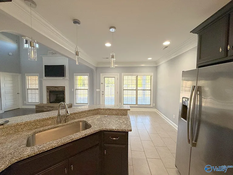 218 Woodgrove Dr — Photo 6