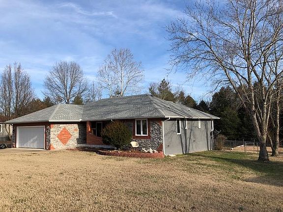 2nd image of 708 Wilshire Dr