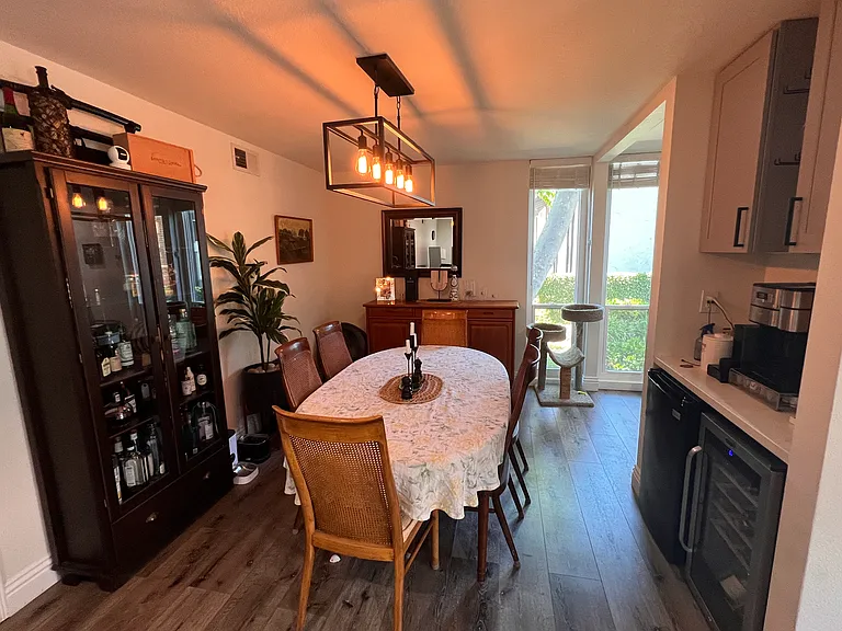 31568 Agoura Rd #6 — Photo 5