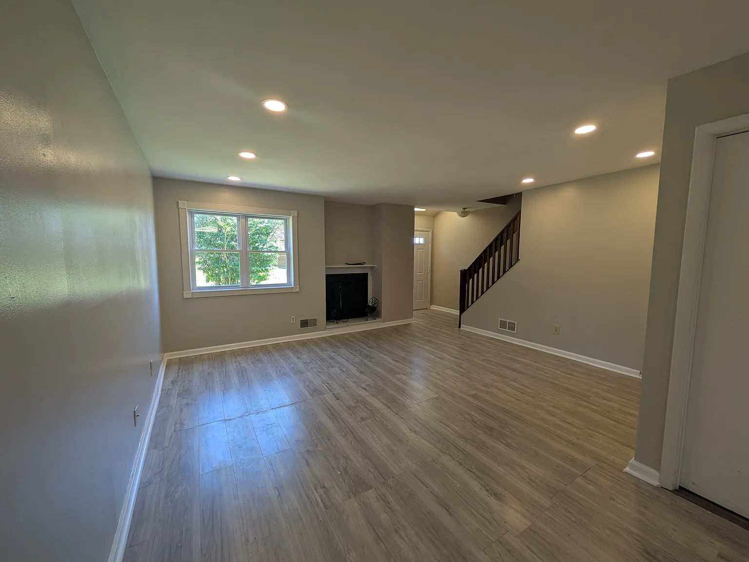 2 bed, 1.5 bath, 1250 sqft, $1,800 — Photo 3