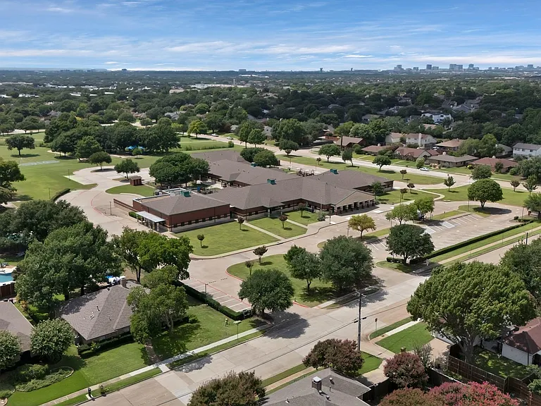 4316 Hartford Dr — Photo 31