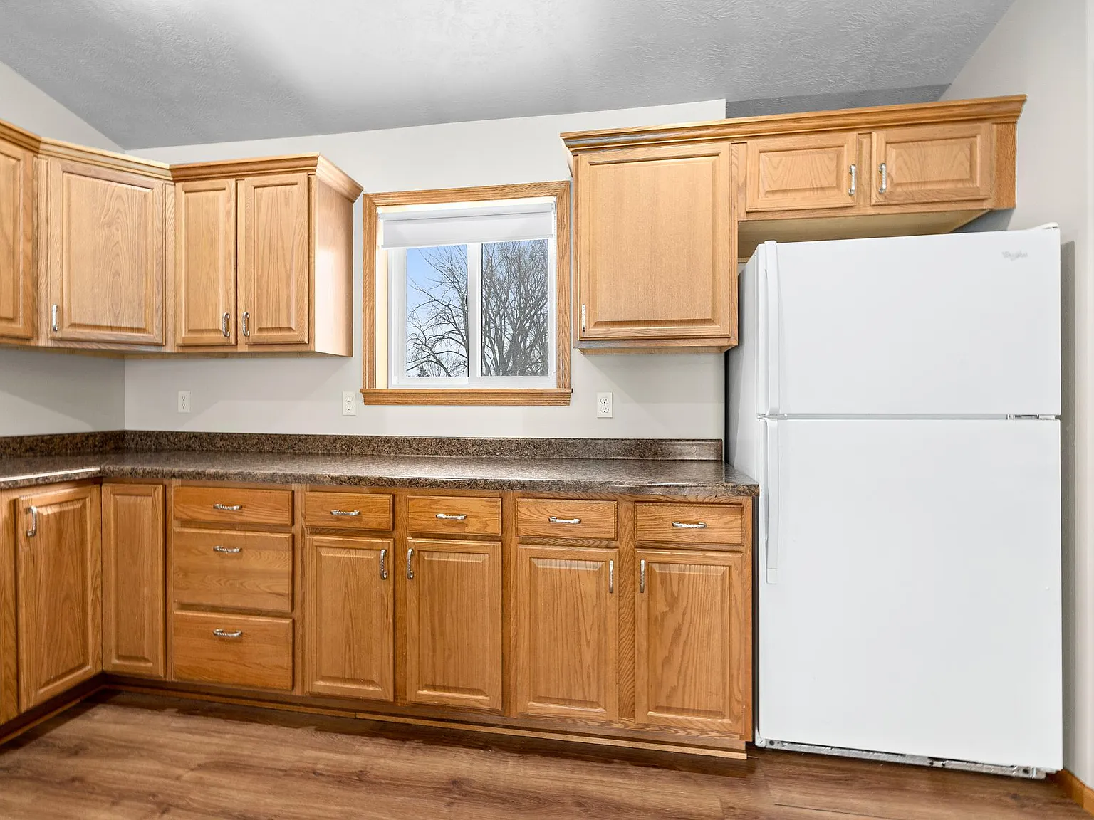 3 bed, 1230 sqft, $1,599 — Photo 3