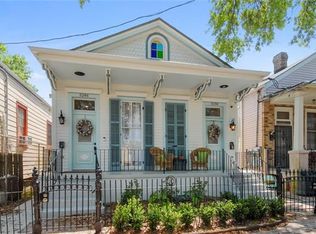 5248 Laurel St, New Orleans, LA 70115