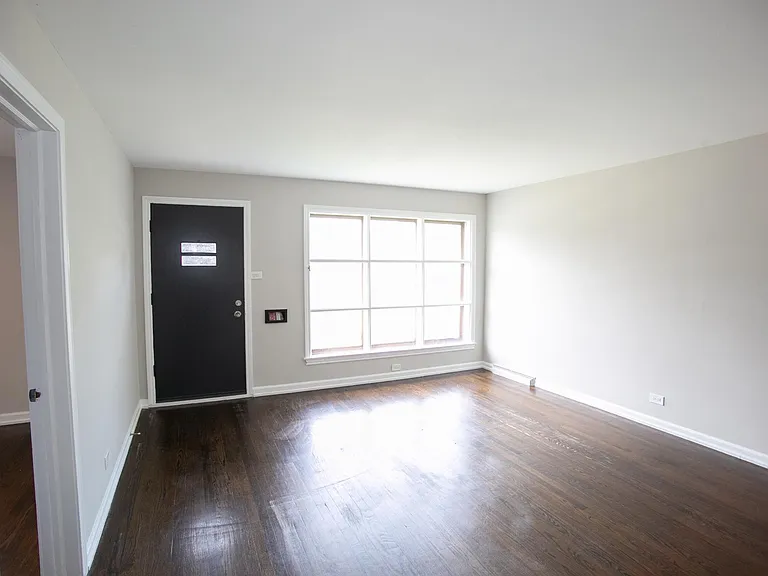 8837 S Talman Ave — Photo 12