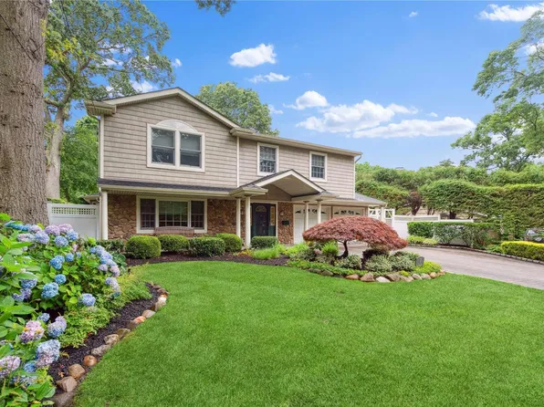 7 Millpond Road, Sayville, NY 11782