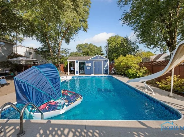 2823 Provincetowne Dr, Toledo, OH 43613