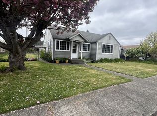 2035 Cedar Ave, Reedsport, OR 97467