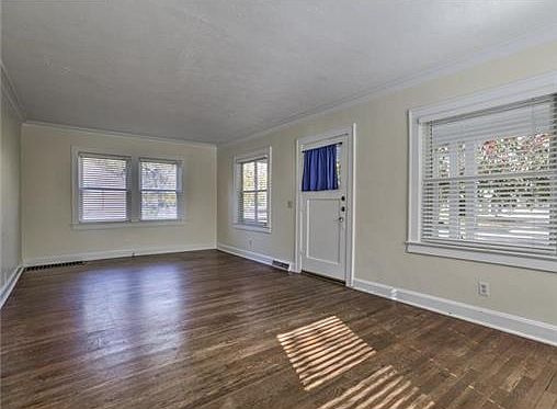 2nd image of 5242 Catalina St