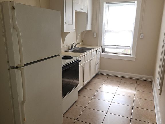4th image of 801 6th St NW #6
