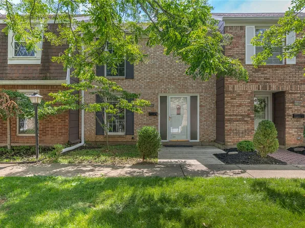 2106 Wellington Ct, Fairborn, OH 45324