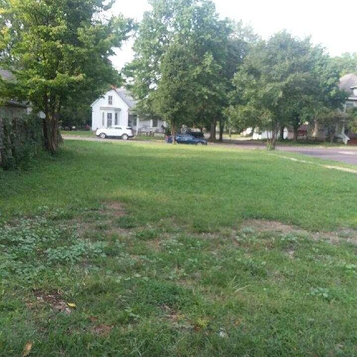 1st image of 501 W 6th St