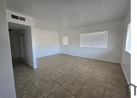 960 E University Dr #F — Photo 5