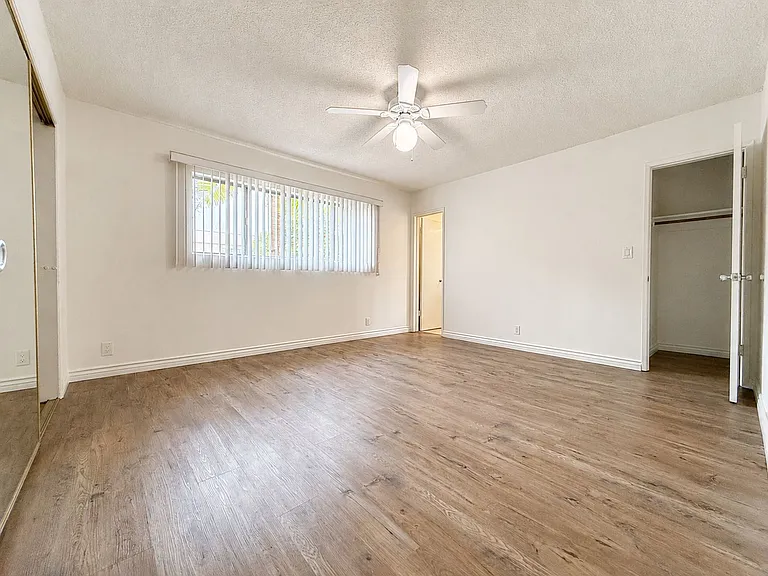 1030 N Harper Ave — Photo 8
