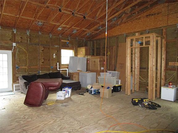 4th image of 21108 Durden Rd