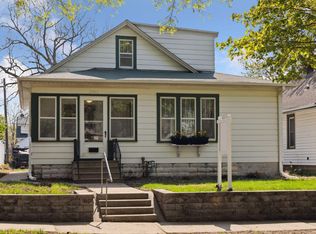 1402 Arona St, Saint Paul, MN 55108