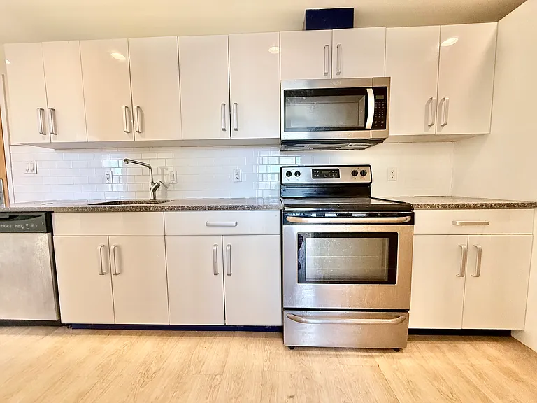 249 S 49th St #8O6 — Photo 10