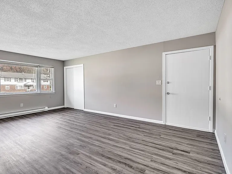 258 Birchfield Dr #4 — Photo 9