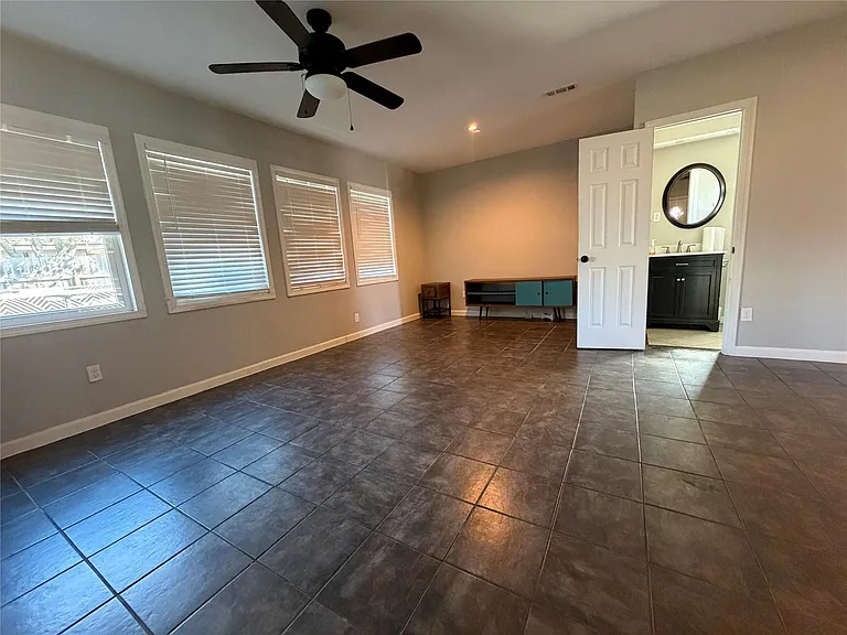 2806 Pine St — Photo 19