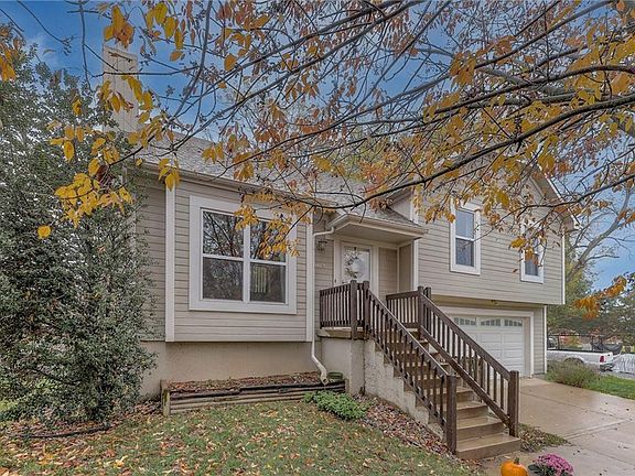 2nd image of 1409 Thomas Dr