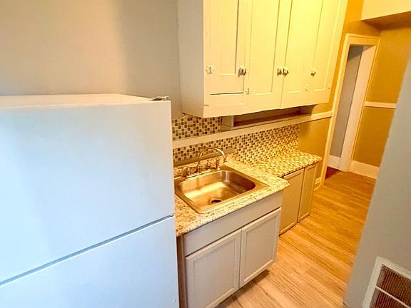 4th image of 3438 Bosworth Rd APT 2