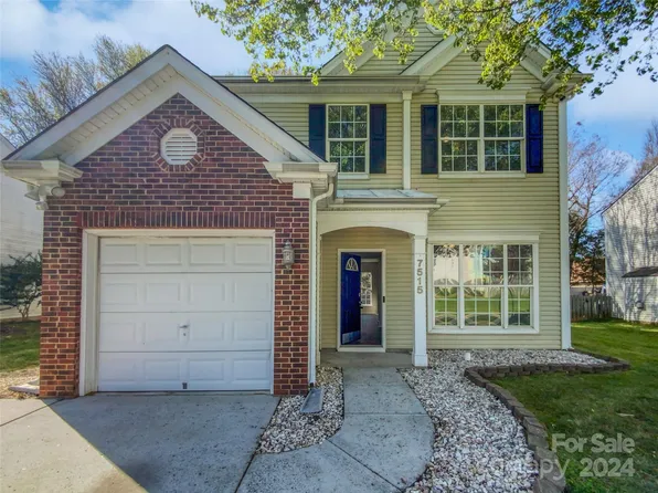 7515 Eurostar Dr, Charlotte, NC 28213