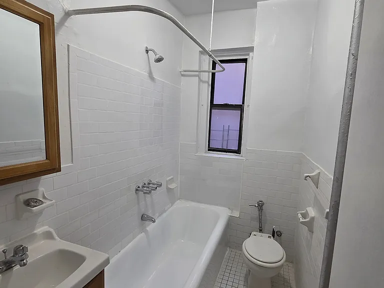 153 Seaman Ave #2C — Photo 7