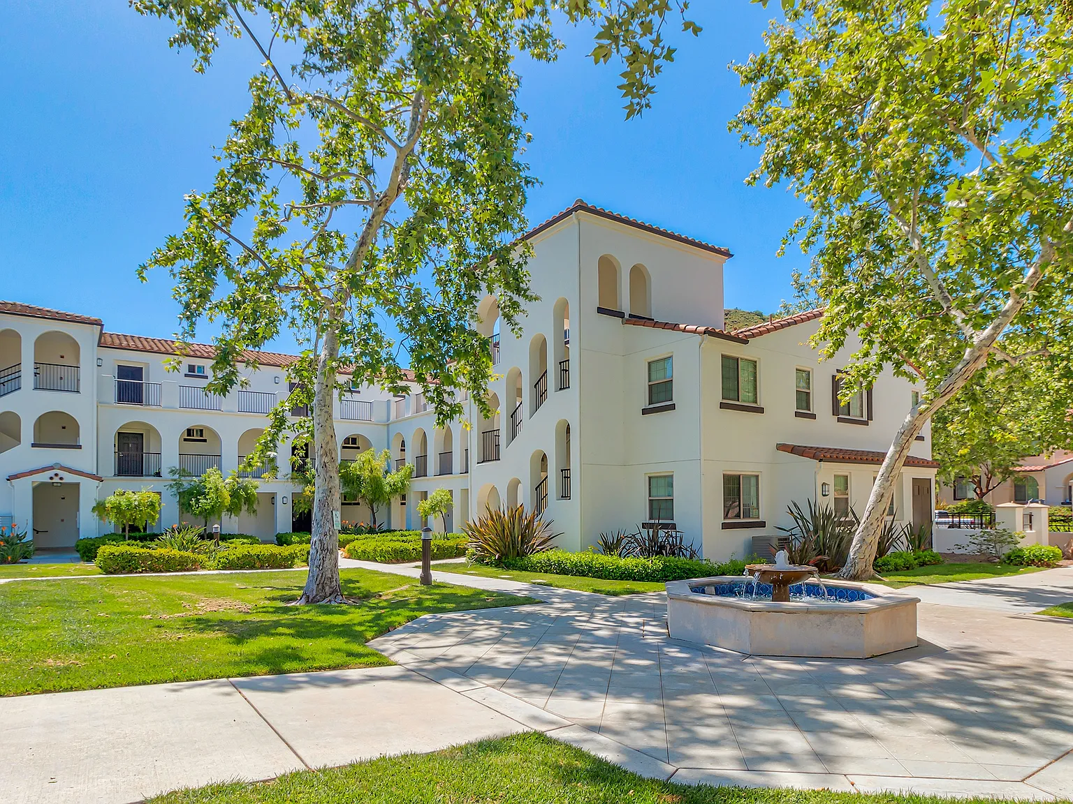 Mission Hills — Photo 3