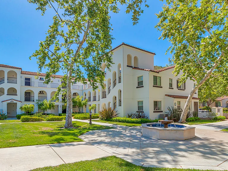Mission Hills — Photo 3