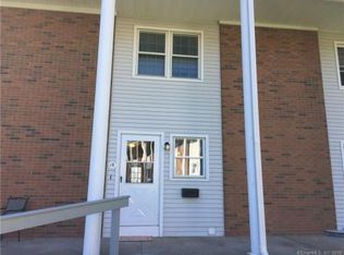 121 Seemans Ln APT 15, Milford, CT 06460
