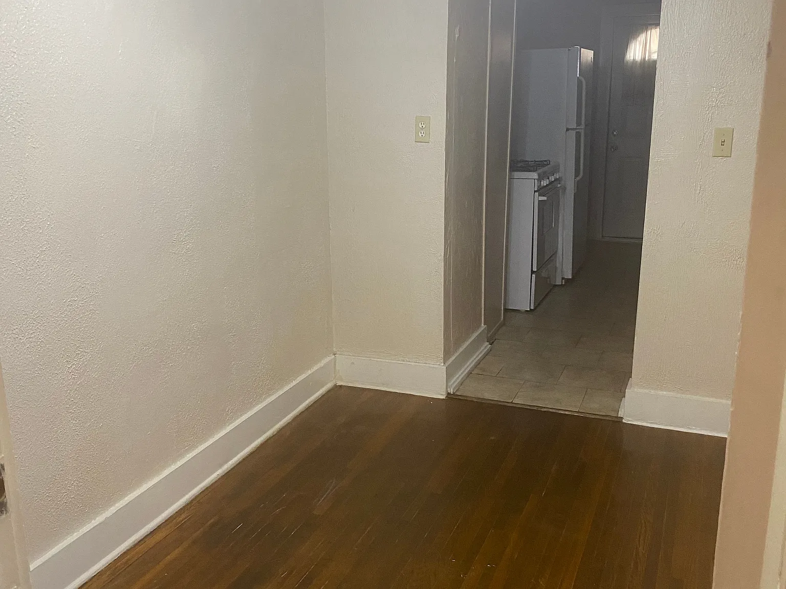 2 bed, $900 — Photo 2