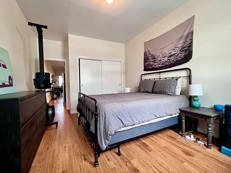 243 16th St #4R — Photo 5
