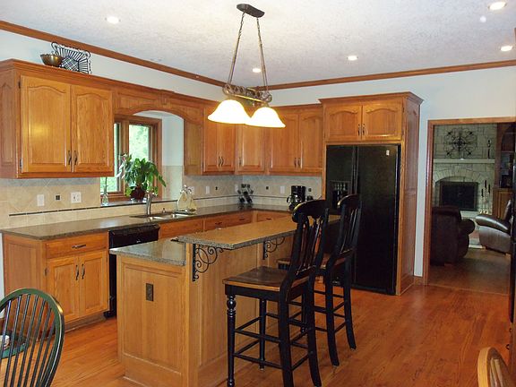 Breakfast Bar in Kitchen