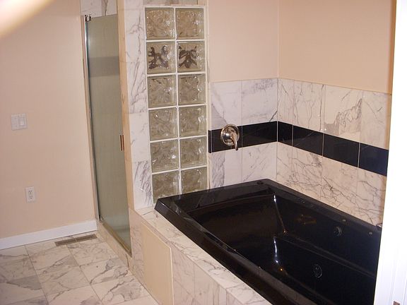 Master Bath Jetted Tub