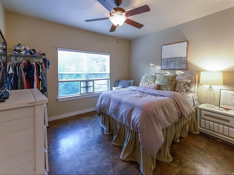 239 Bluffside Dr — Photo 9