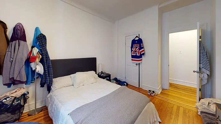 Rented by Bond New York | media 19